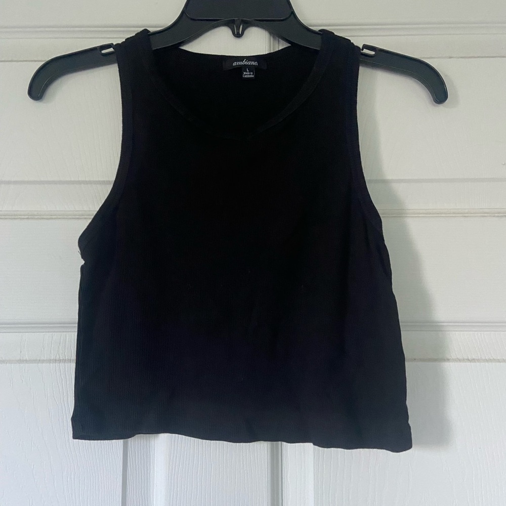 Black Cropped Tank